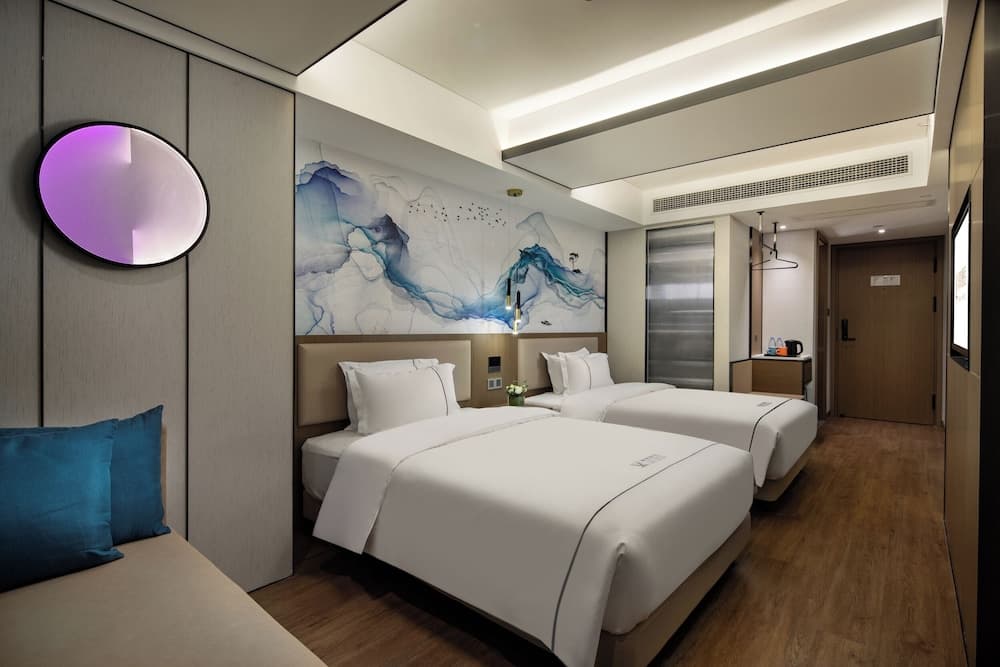 JinglaiHotel JinganTempleChangshou Metro