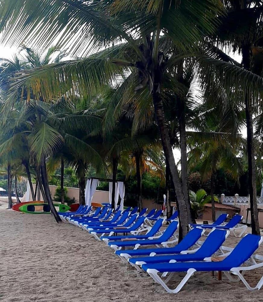 Coco Reef Resort and Spa