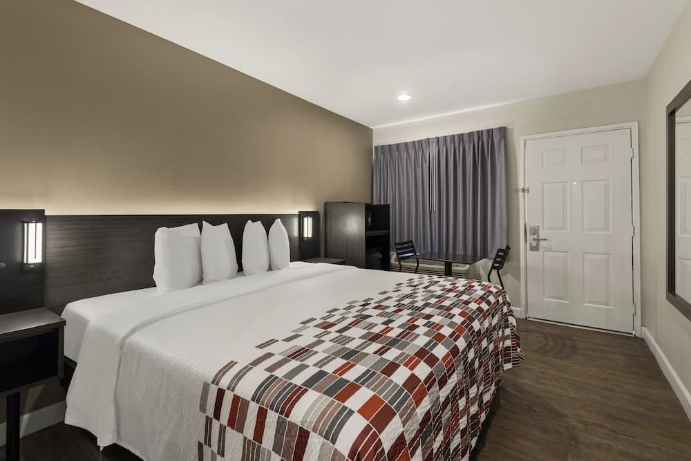 Red Roof Inn Carson - Wilmington