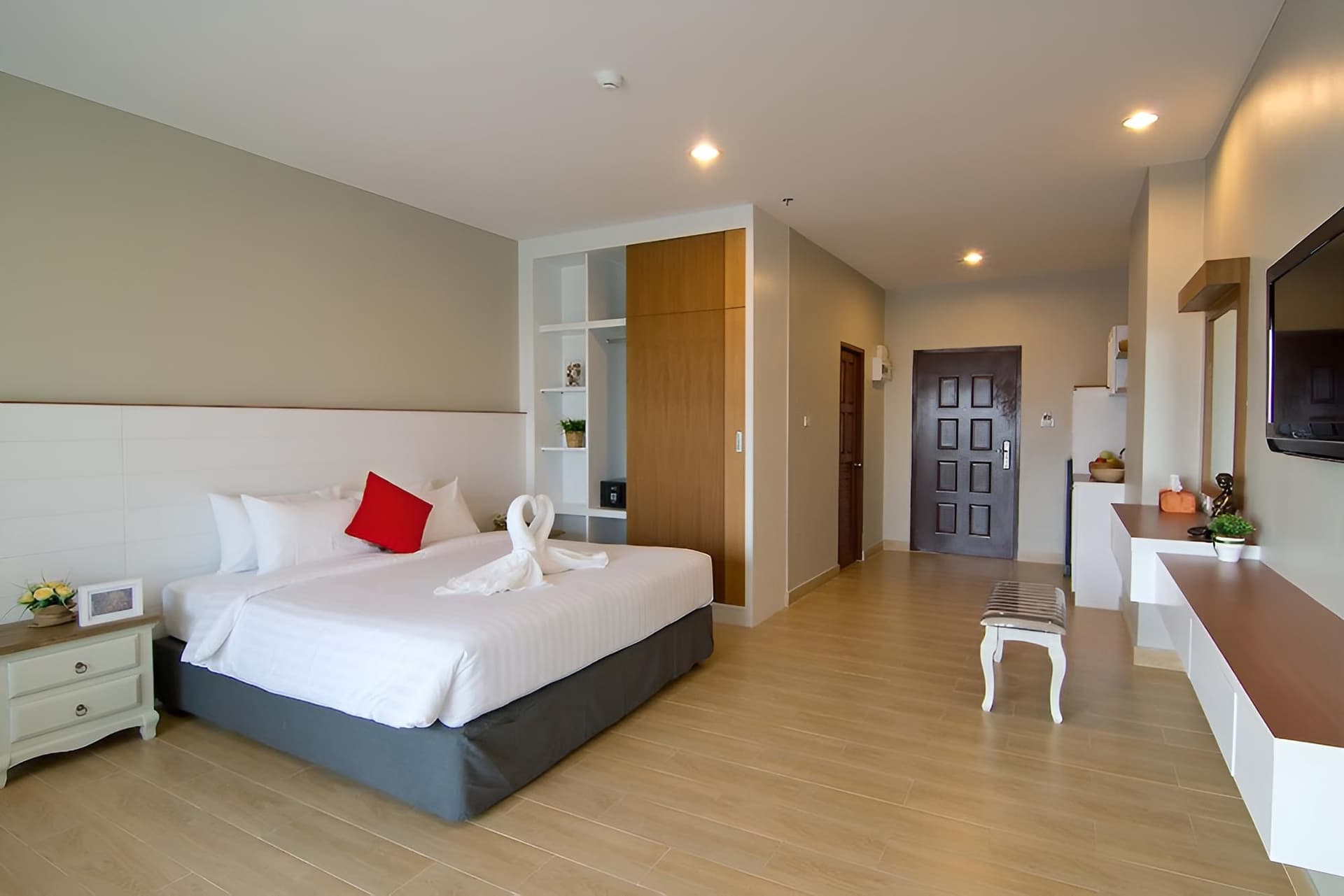 V8 Seaview Jomtien
