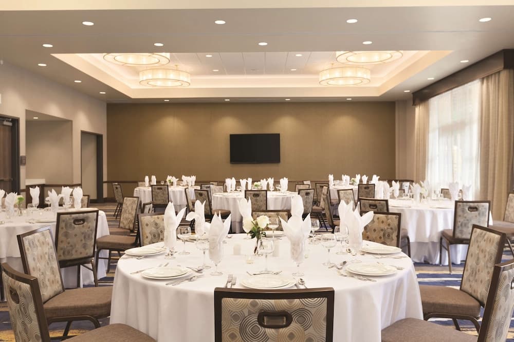 Embassy Suites Portland/Hillsboro, Oregon
