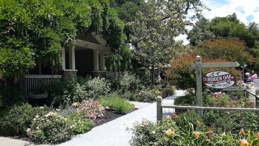 Hidden Oak Inn