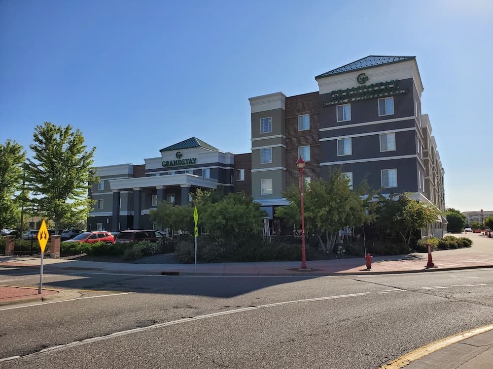 GrandStay Hotel and Conference