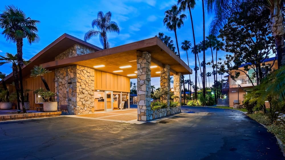 Best Western Pine Tree Motel