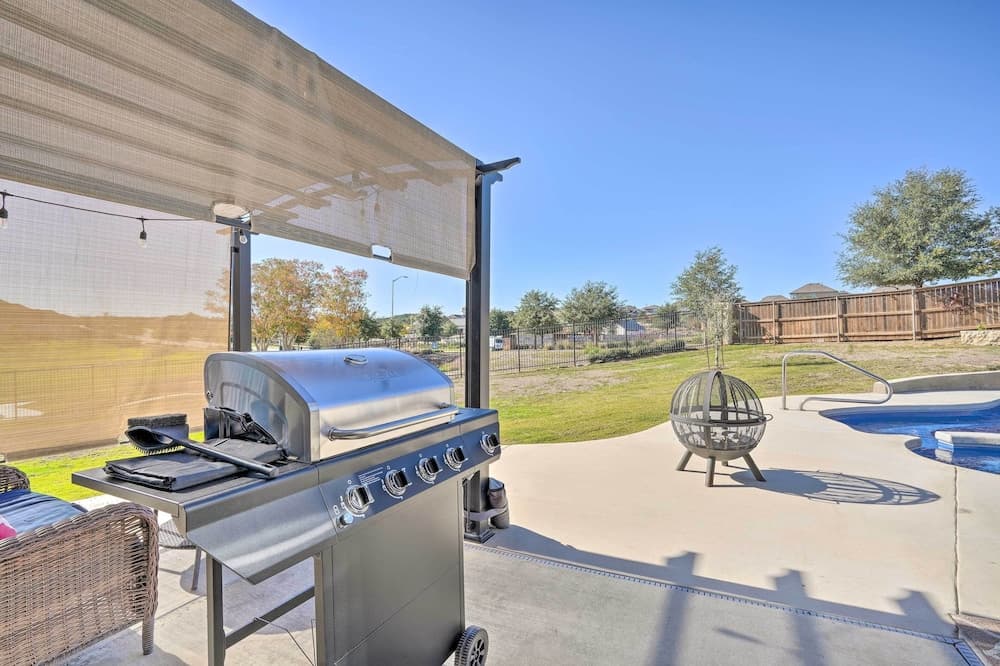 Sleek Schertz House w/ Private Pool & Spa