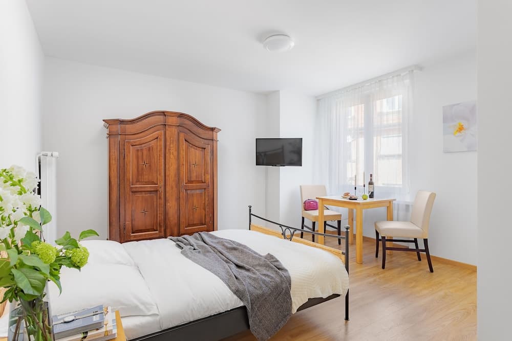 Apartments Swiss Star University