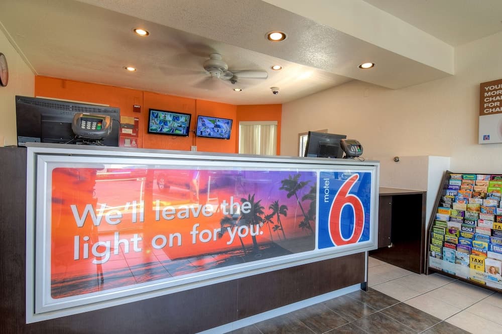 Motel 6 El Cajon, CA - San Diego