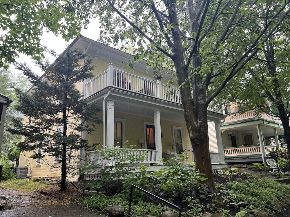 Eckert Home 4 Bedroom Home by Redawning