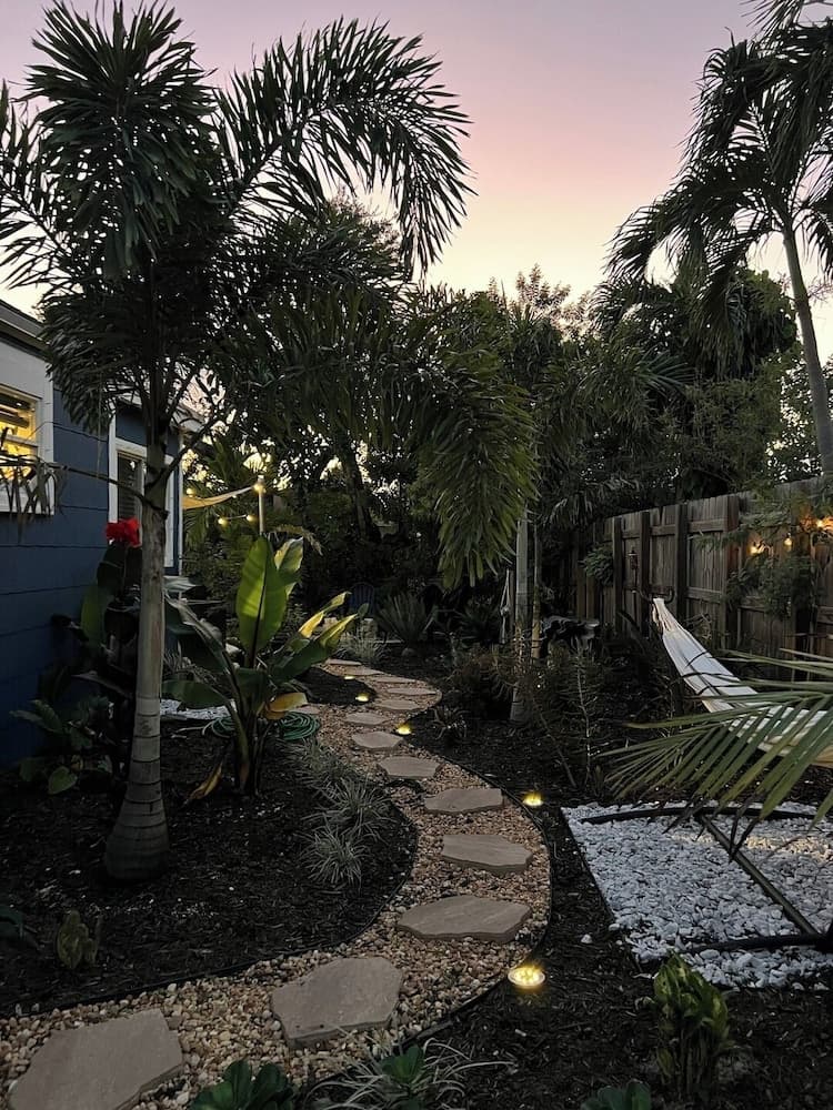 Zen 2br, 7 Min From Beach & Airport, Save Now!