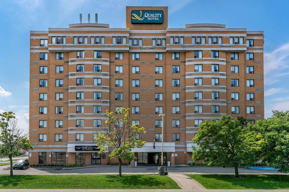 Quality Hotel & Suites Montreal East