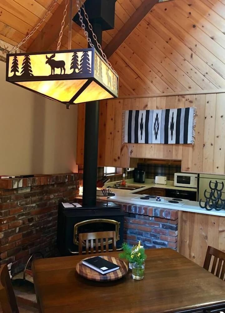 Whispering Pines Cabin Retreat