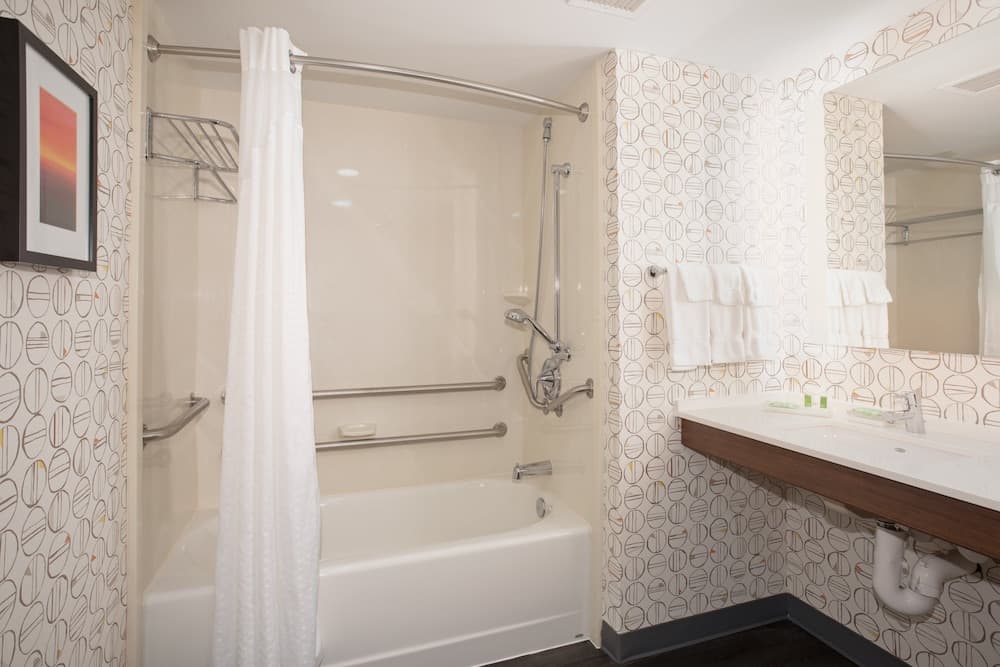 Holiday Inn Winchester Se-Historic Gateway by IHG