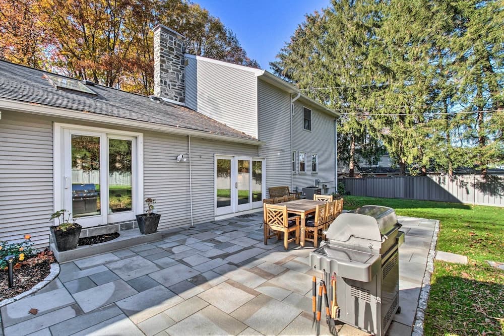 20 Mi to Philly: Inviting Home w/ Yard in Wayne!