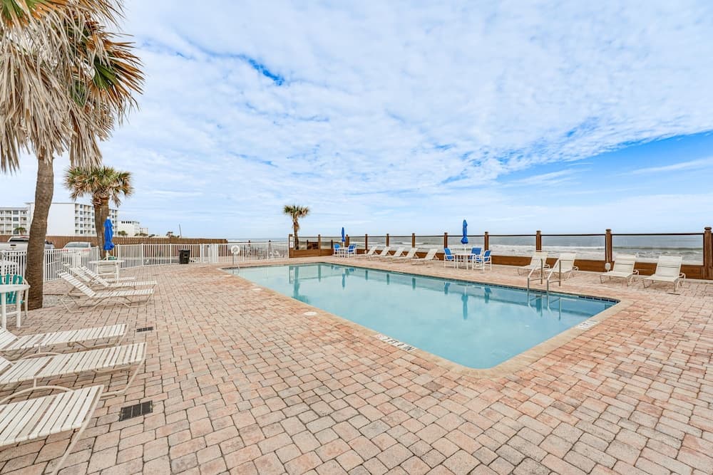 Beachfront Studio w/ Community Indoor Pool!