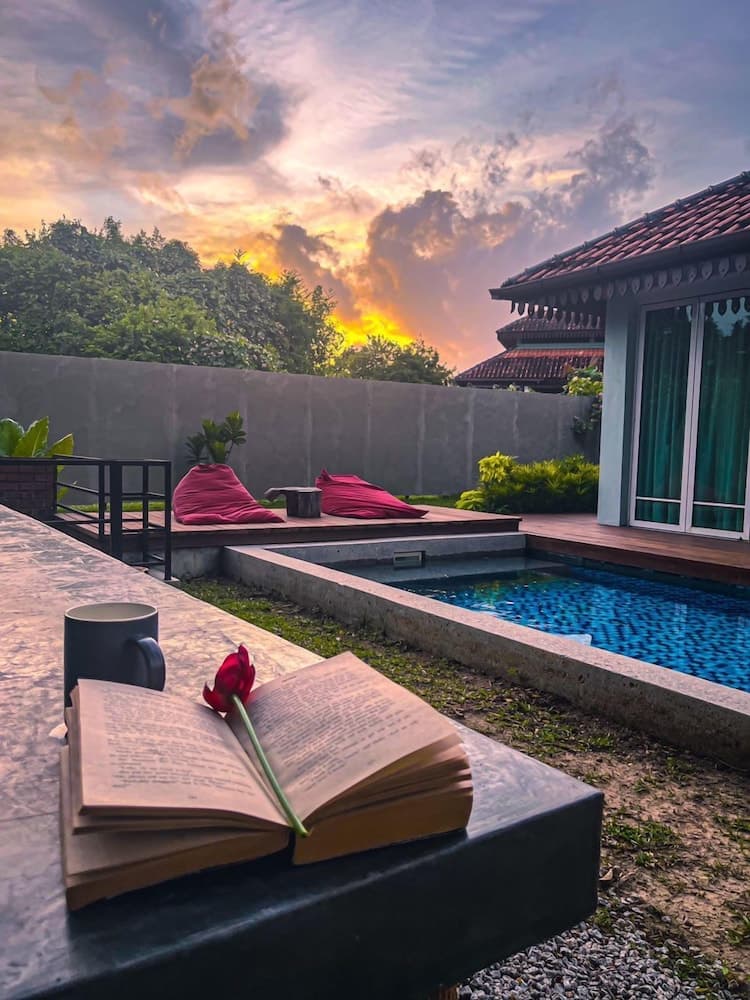 ROYALE RIVIERA RESORT PRIVATE POOL VILLA