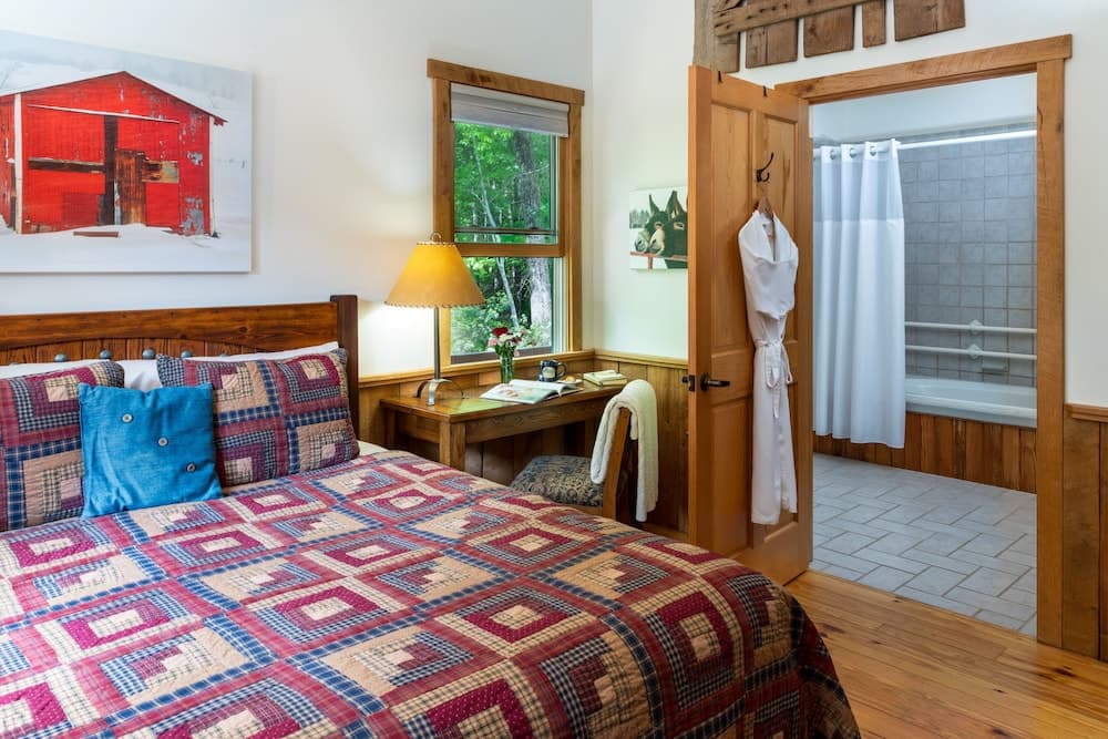 Bent Creek Lodge Bed & Breakfast