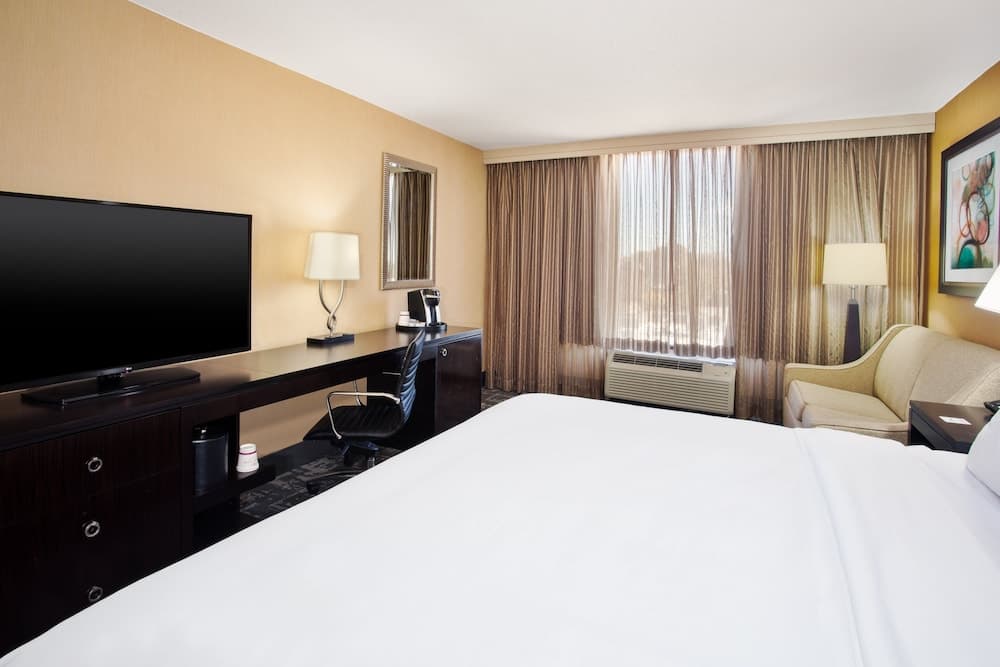 Crowne Plaza Hotel Greenville-I-385-Roper Mtn Rd by IHG