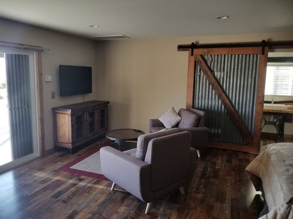 High Ridge Manor