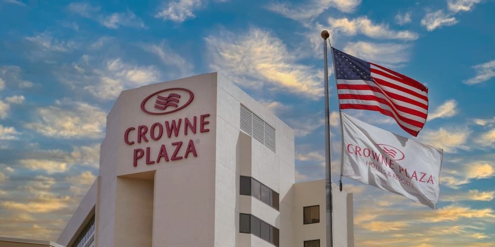 Crowne Plaza Virginia Beach Town Center by IHG
