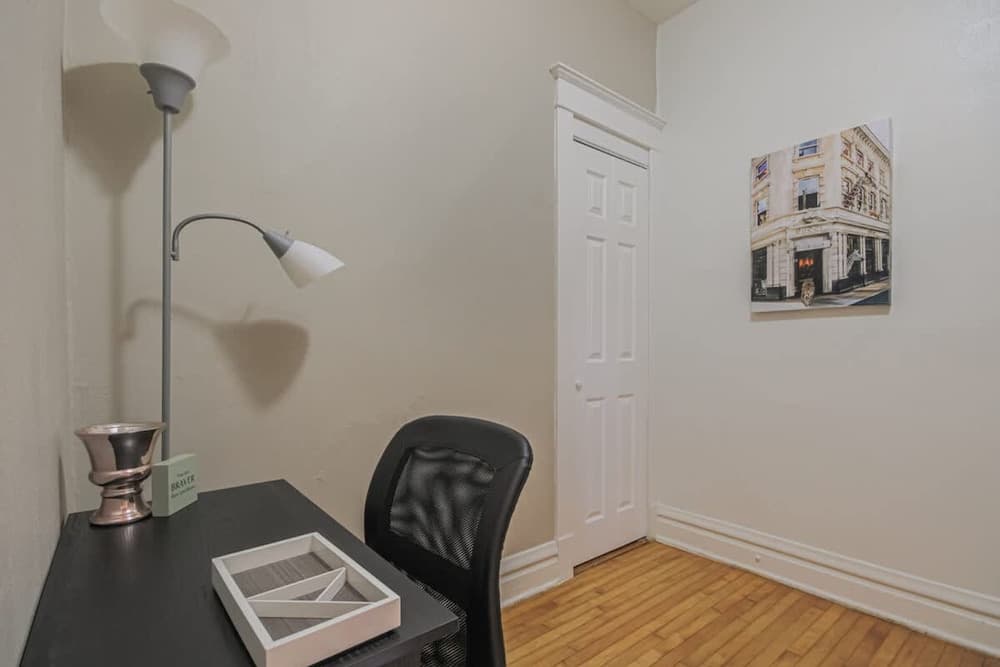 Peaceful One Bedroom Home Near Chicago