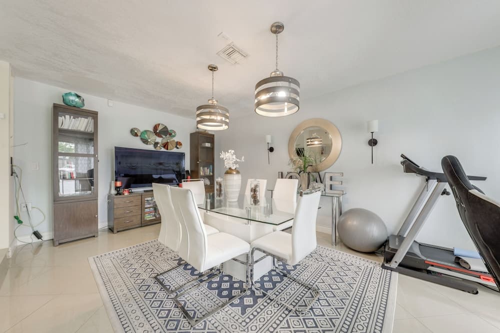Fishing Dock & Canal Views: Fort Lauderdale Home!