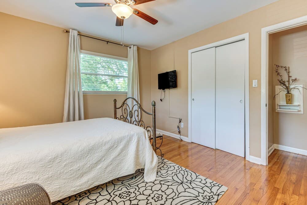 2 Mi to FSU & Famu: Home w/ Spacious Deck!