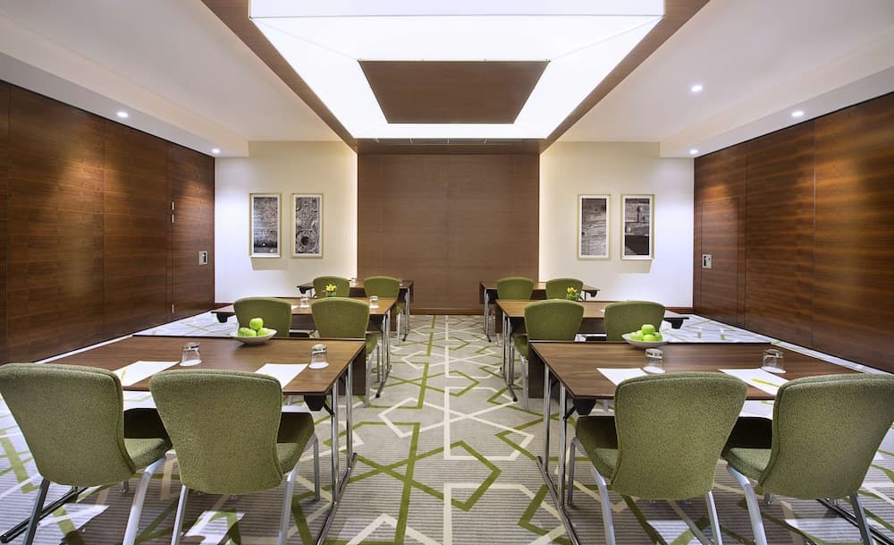 Hilton Garden Inn Dubai Deira