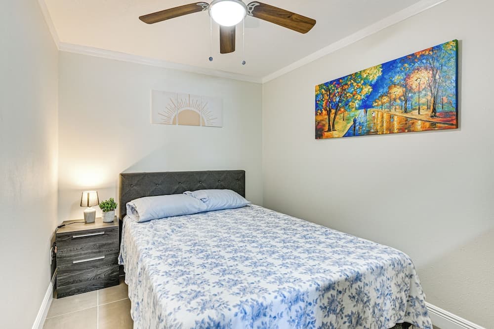 Pet-friendly Home w/ Lanais, Near Dtwn Tampa!