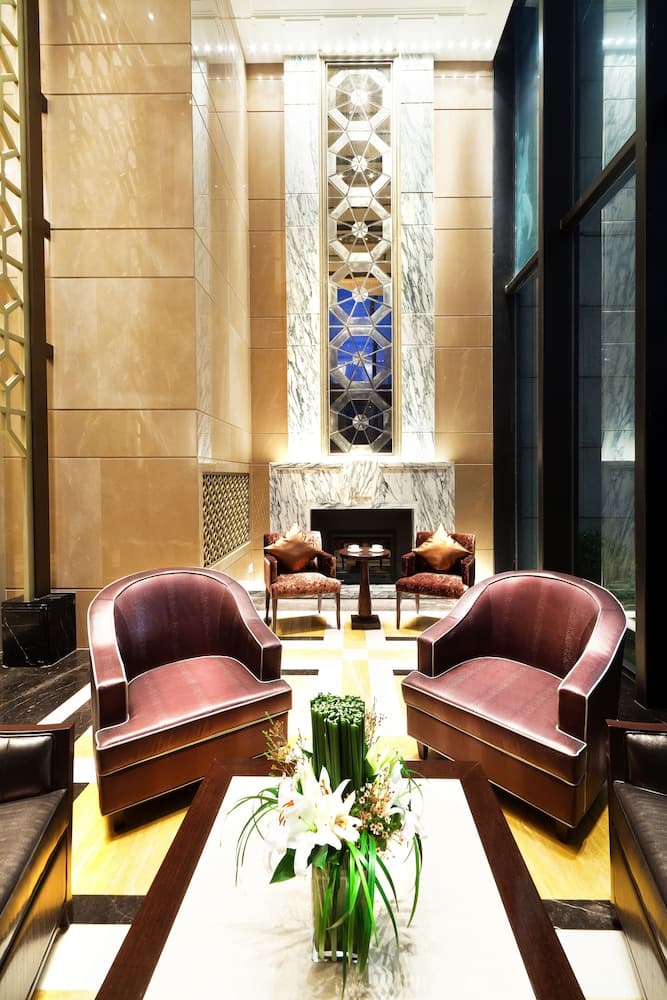 Paramount Gallery Hotel
