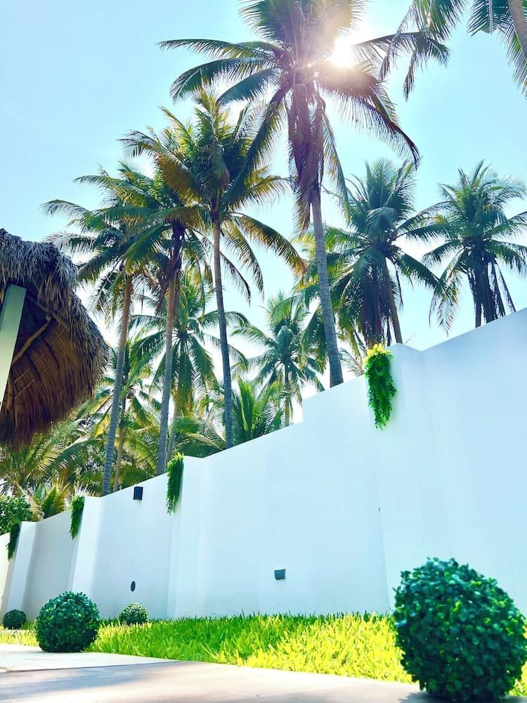 Oceanfront Villa in Amatecampo Beach
