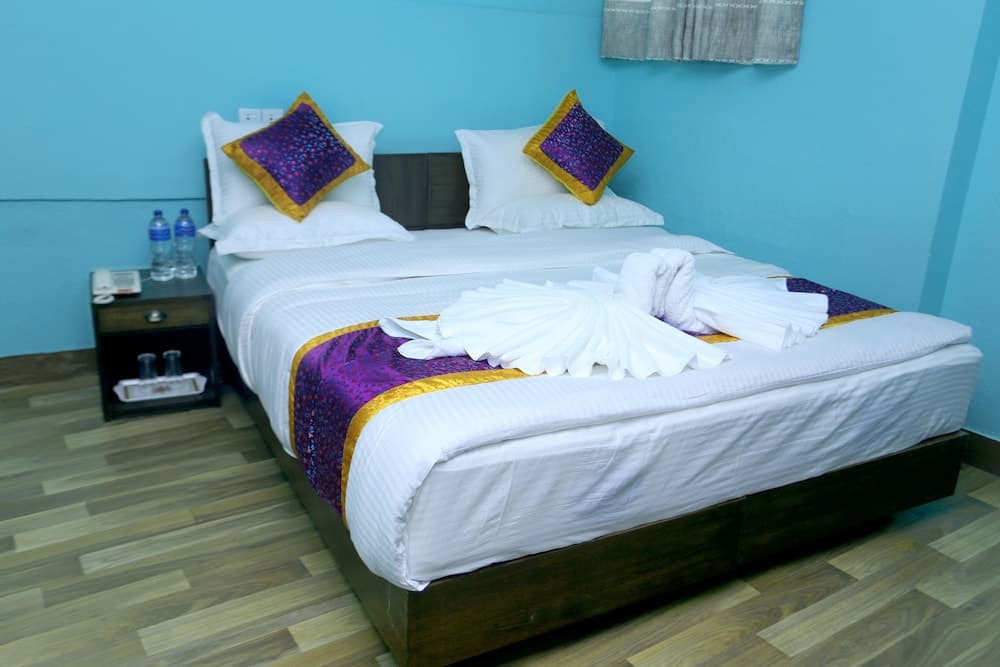 Hotel Rising Home