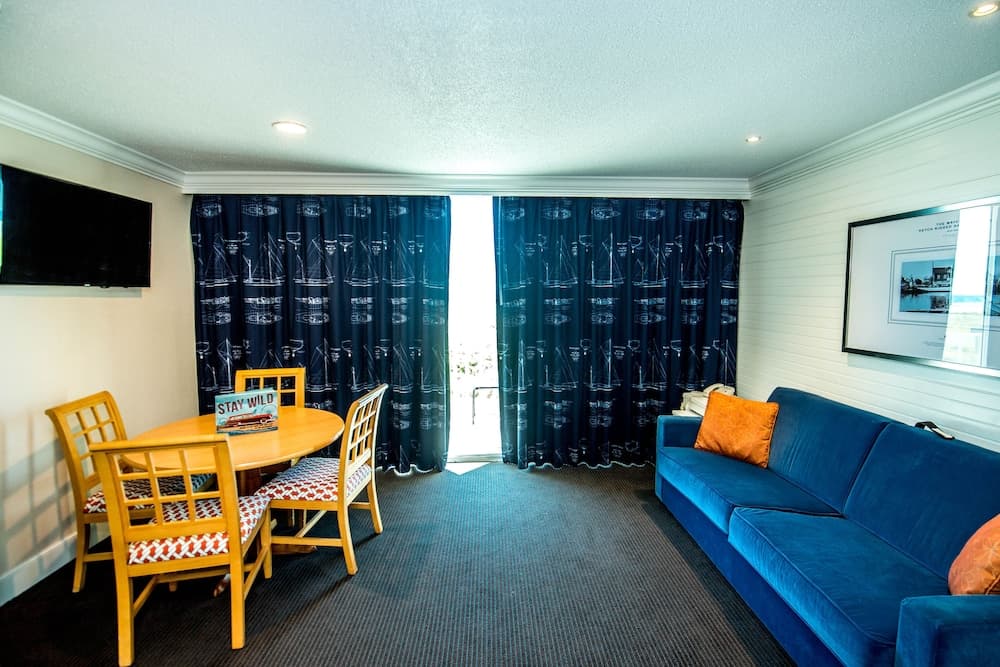 Port Royal Oceanfront Hotel
