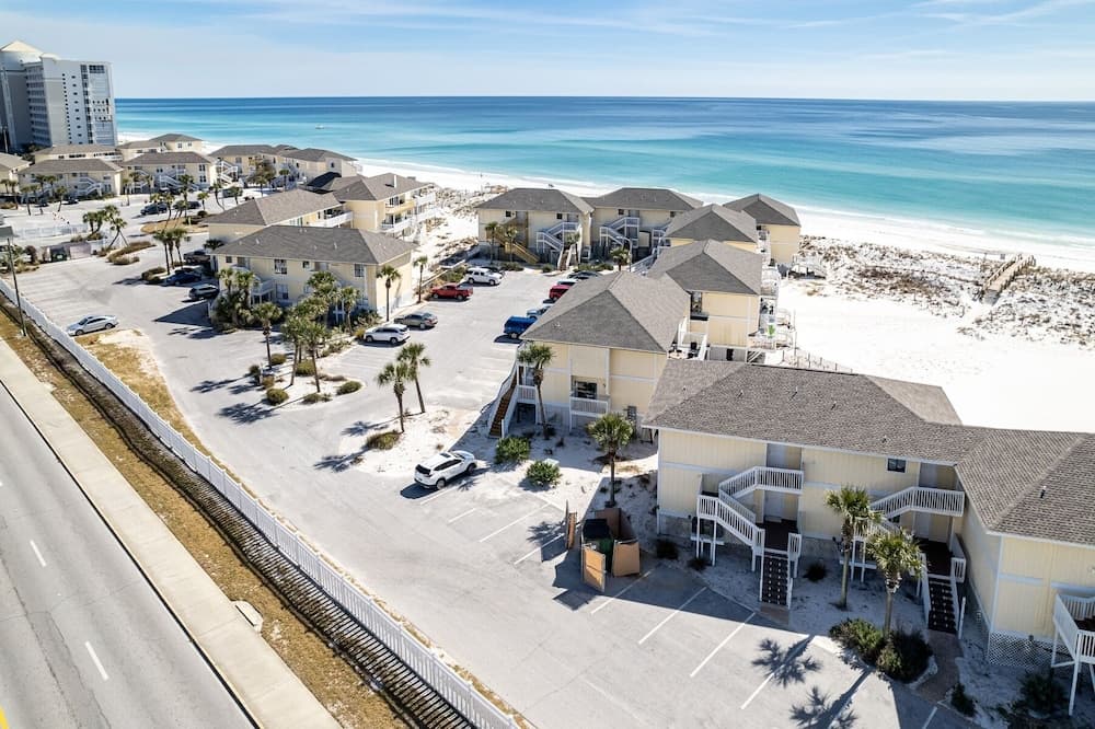 Sandpiper Cove 1119 1 Bedroom Condo by RedAwning