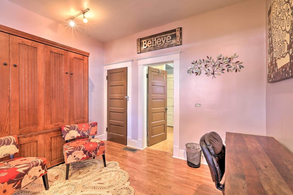 'the Purple House' Apt in Downtown Flagstaff!
