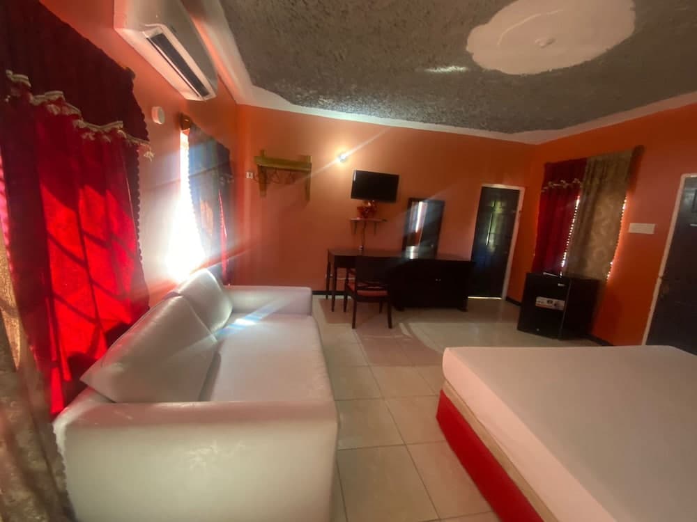 Viviennes Guest House