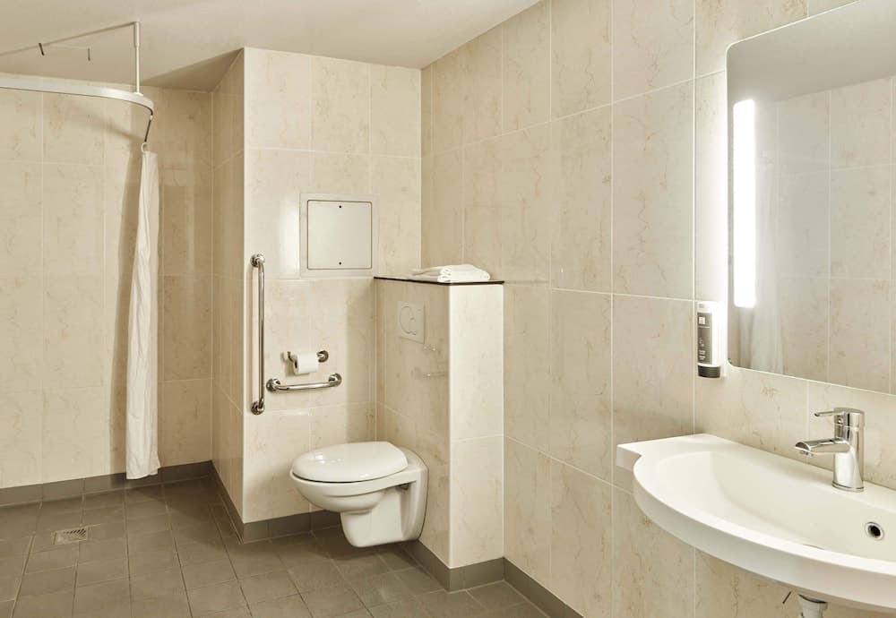 B&B HOTEL Orly Chevilly Marché International