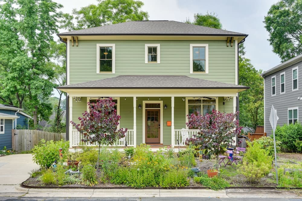 Dog-friendly Durham Home - Walk Downtown!