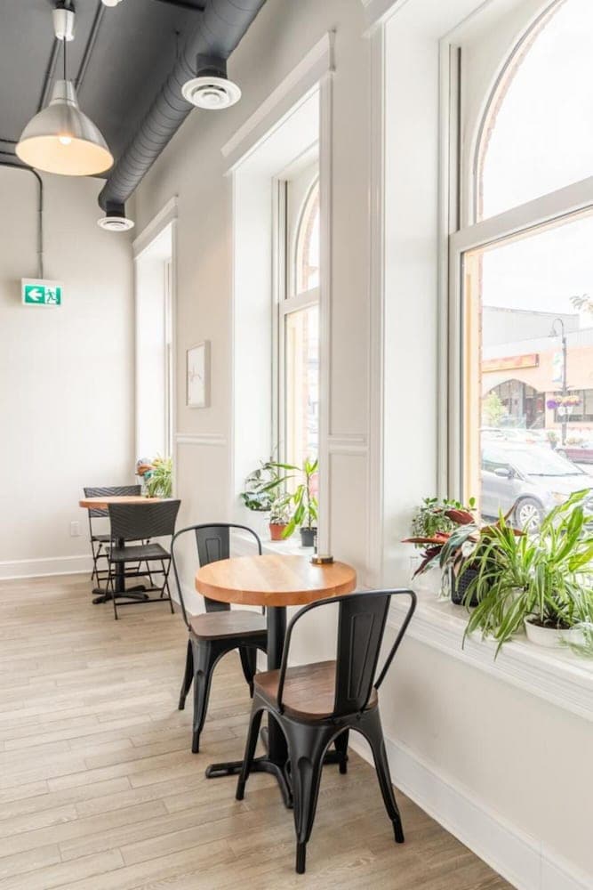 Iconic Rideau 1Bd Unit Balcony Free Parking 1