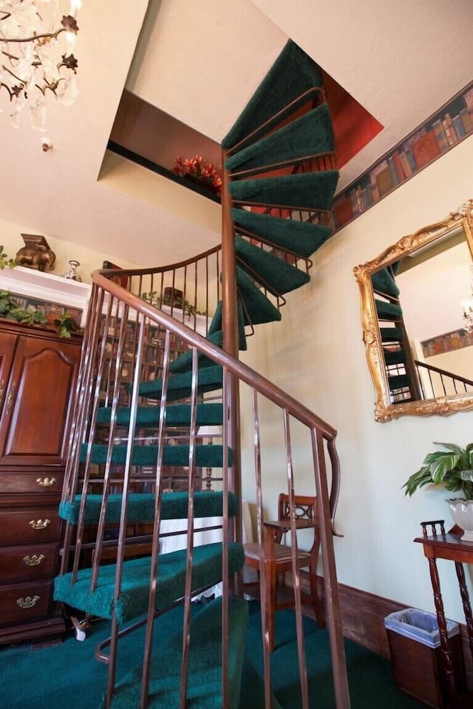 Hines Mansion