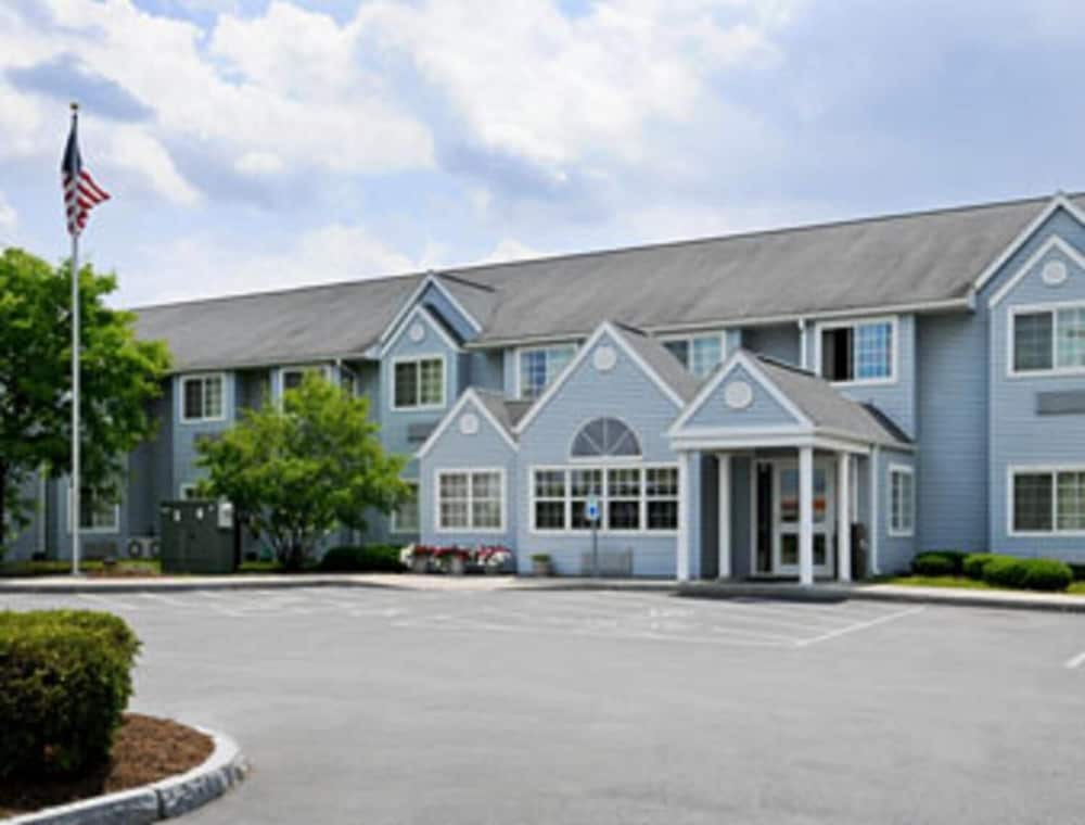 Microtel Inn & Suites by Wyndham Seneca Falls