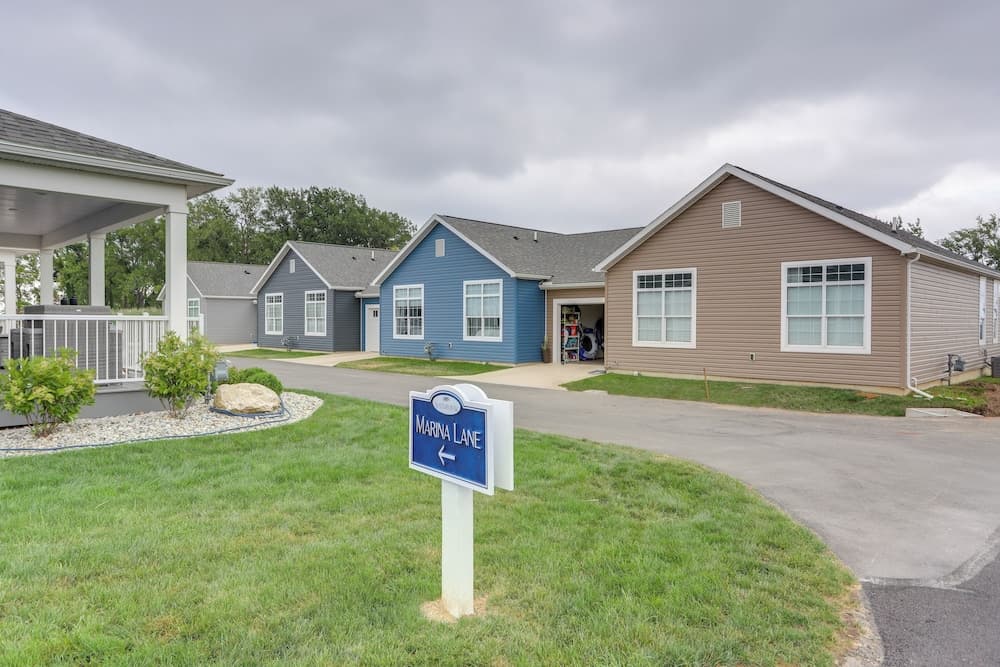 Pool & Fishing Pier Access: Marblehead Home!