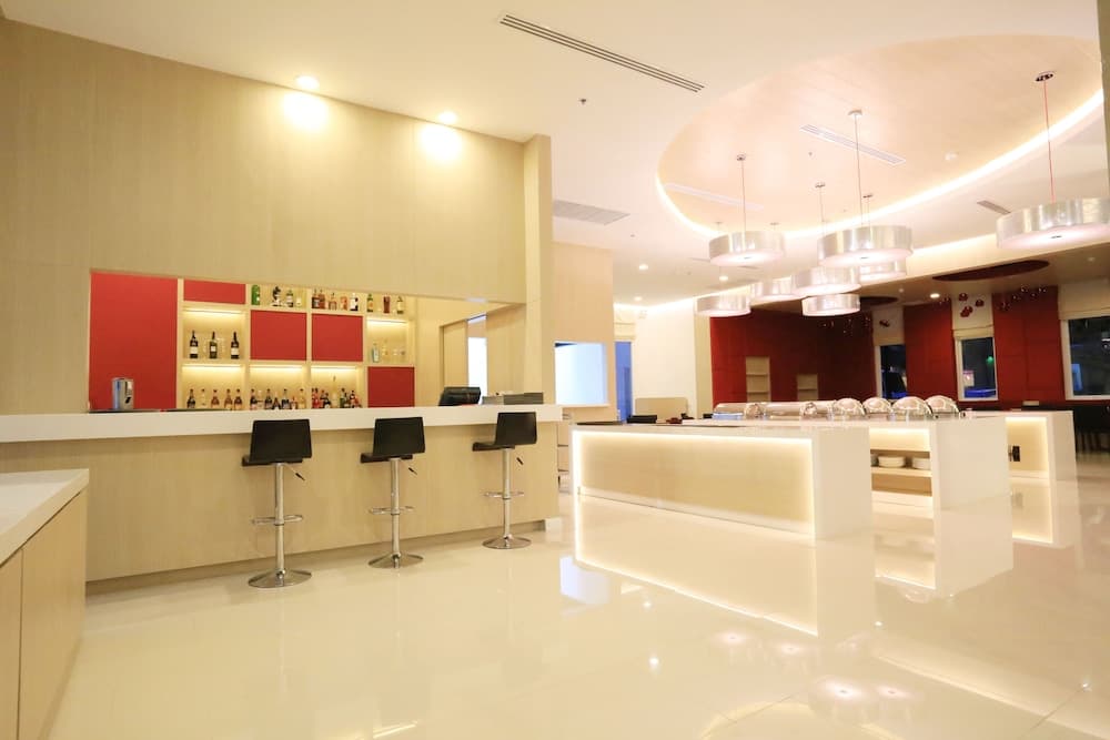 SLEEP WITH ME HOTEL design hotel @ patong