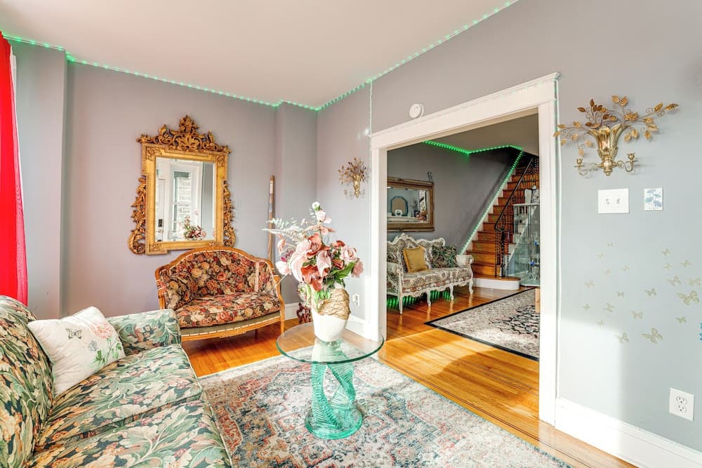3 Mi to Penn: Pet-friendly Townhome in Yeadon!