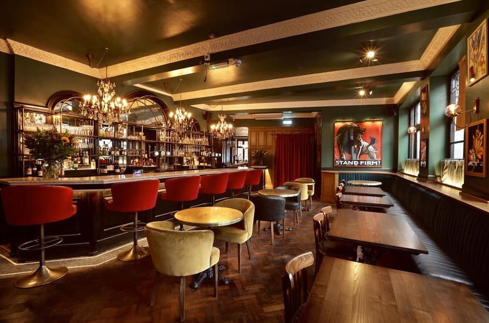 bar