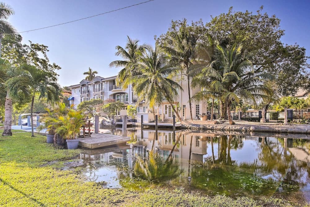 Fort Lauderdale Condo w/ Patio, Near Canal!