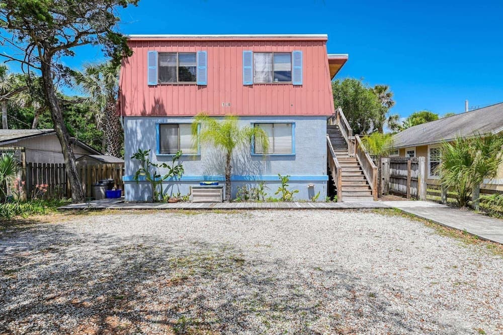 Endless Summer on B Street - Unit B