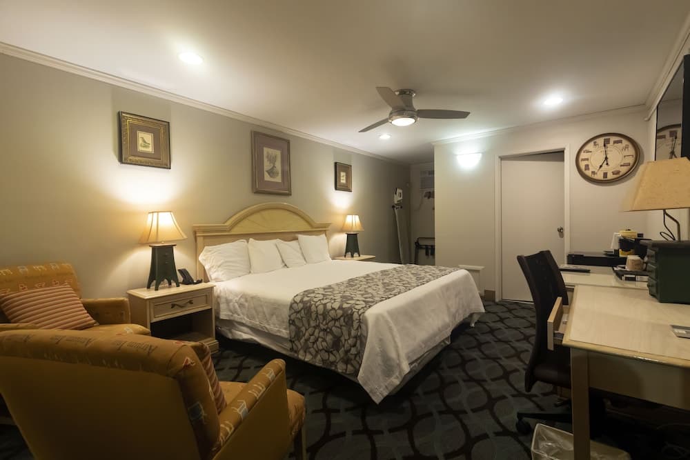 Atrium Inn
