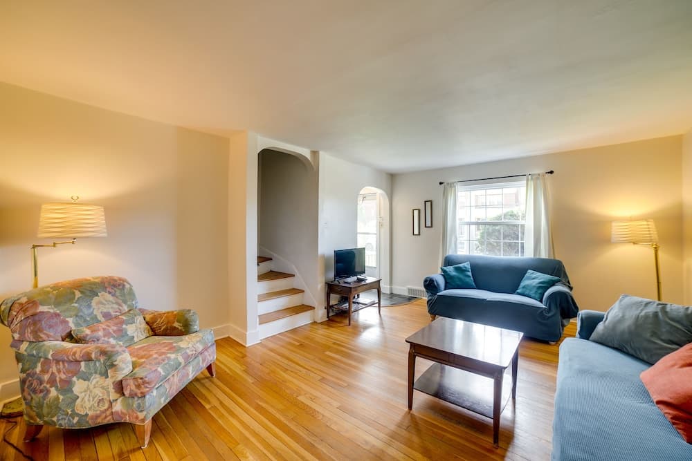 Peaceful Pittsburgh Townhome w/ Large Yard