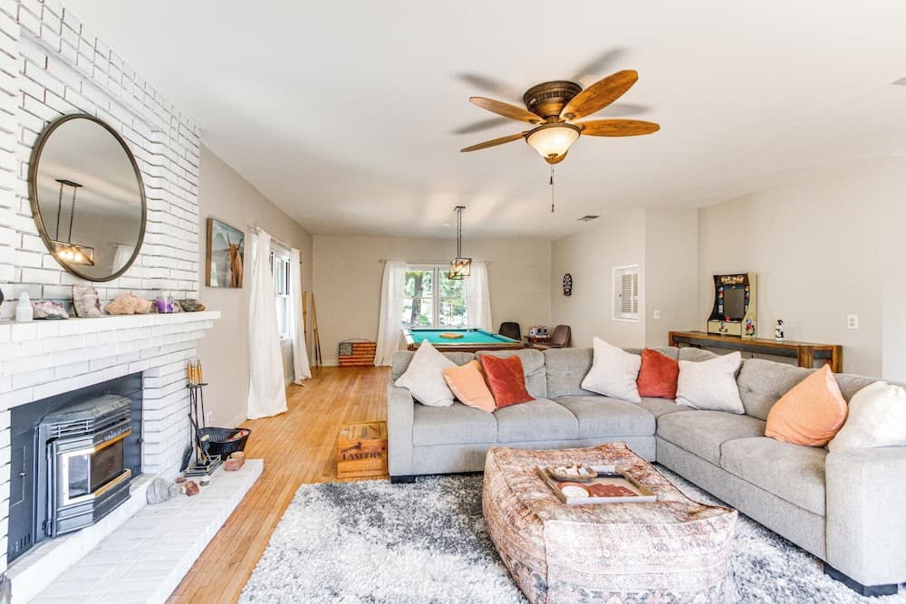 Beautiful Kernville Home w/ Game Room & Mtn Views!