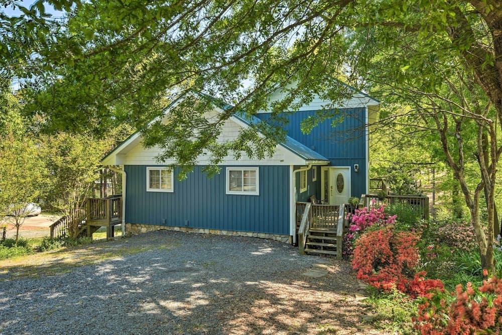 Dock & 2-story Boat Slip: Badin Lake Cabin